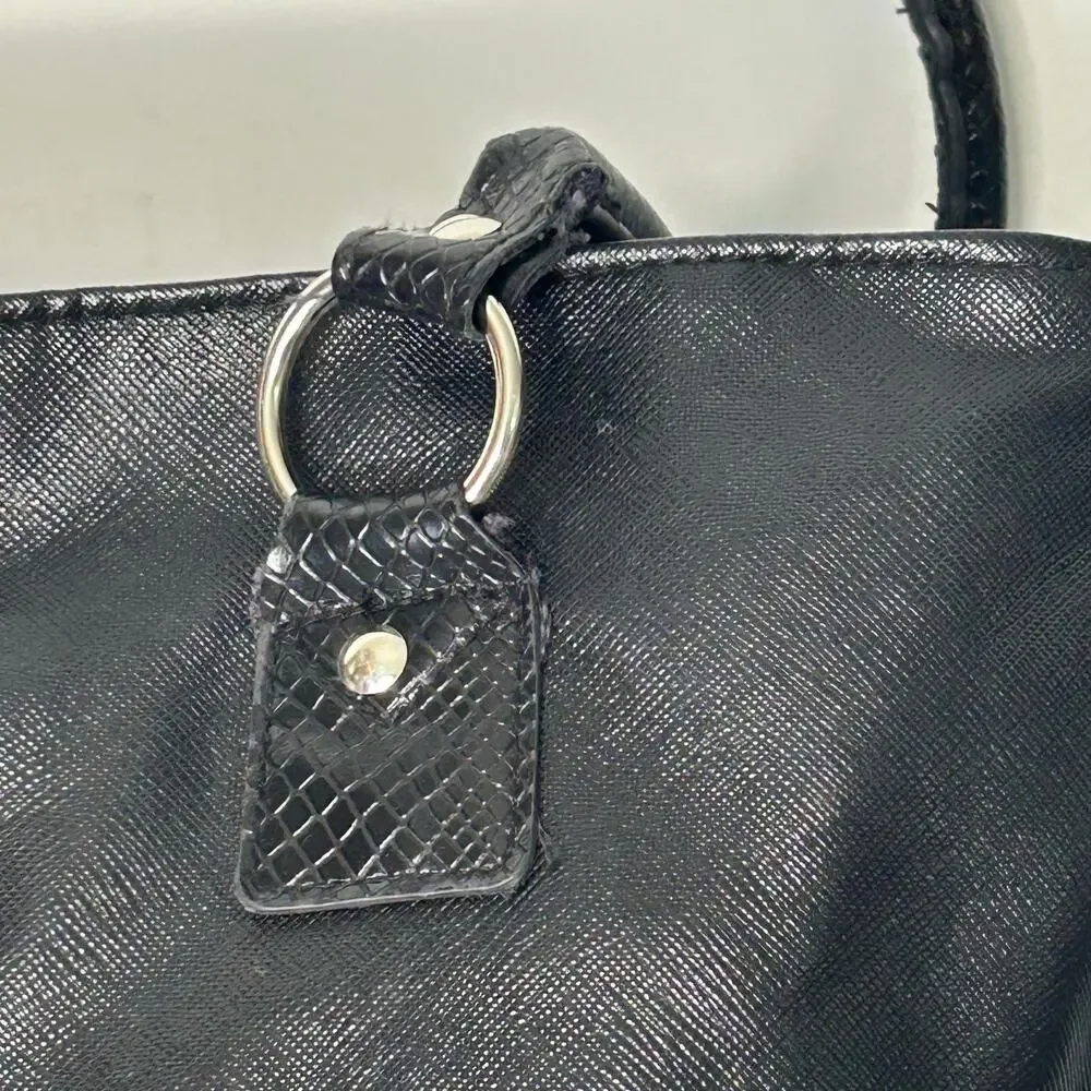GUESS Black Weekender Travel Tote Overnight Duffel Carry On Shoe Compartment